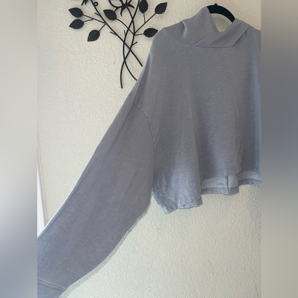 FABLETICS Women's Brisa Cropped Pullover Grey Batwing Size Large - Picture 4 of 6